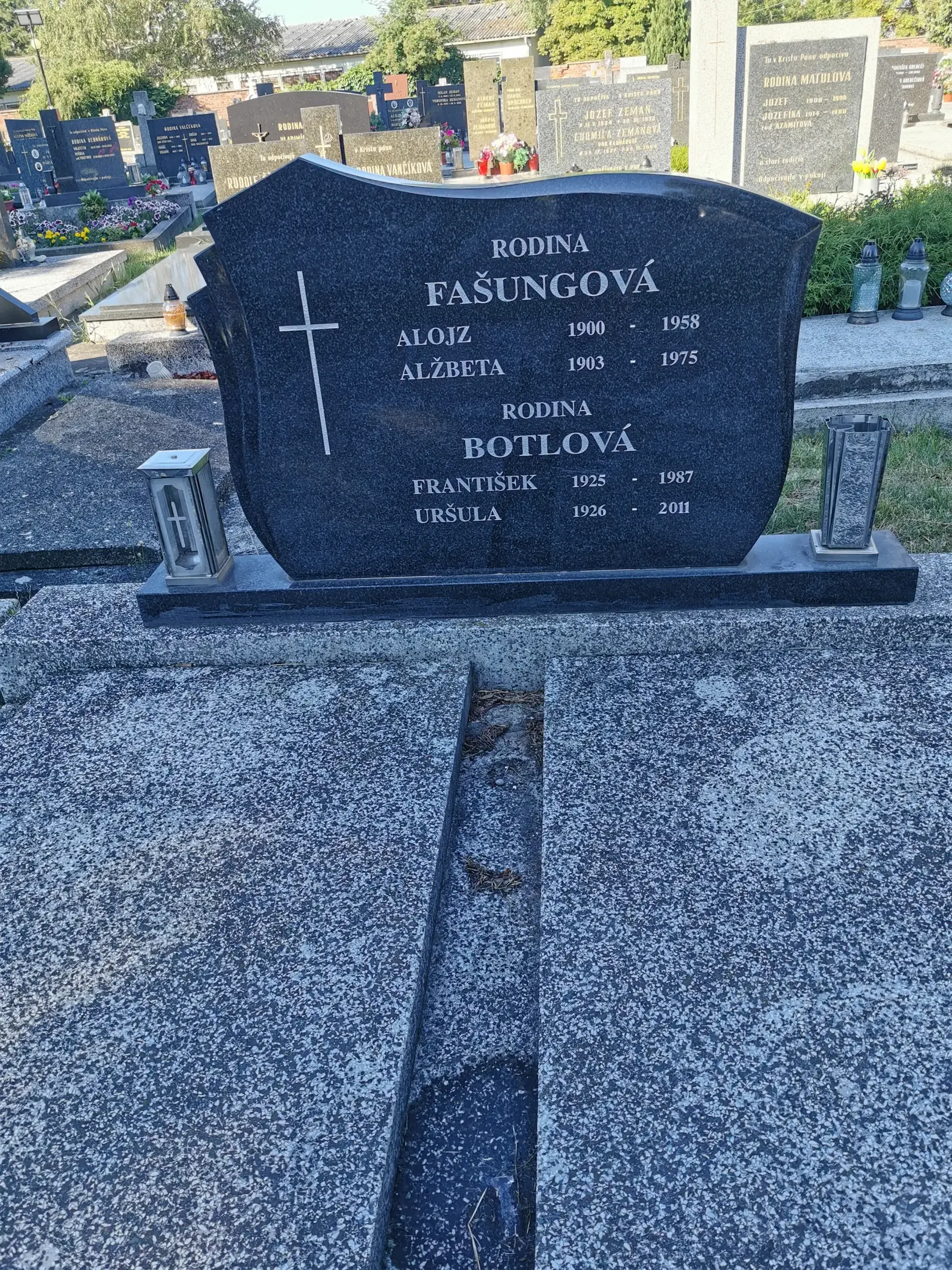 Cintorín Slávičie údolie - fotografia rekonštrukcie 1